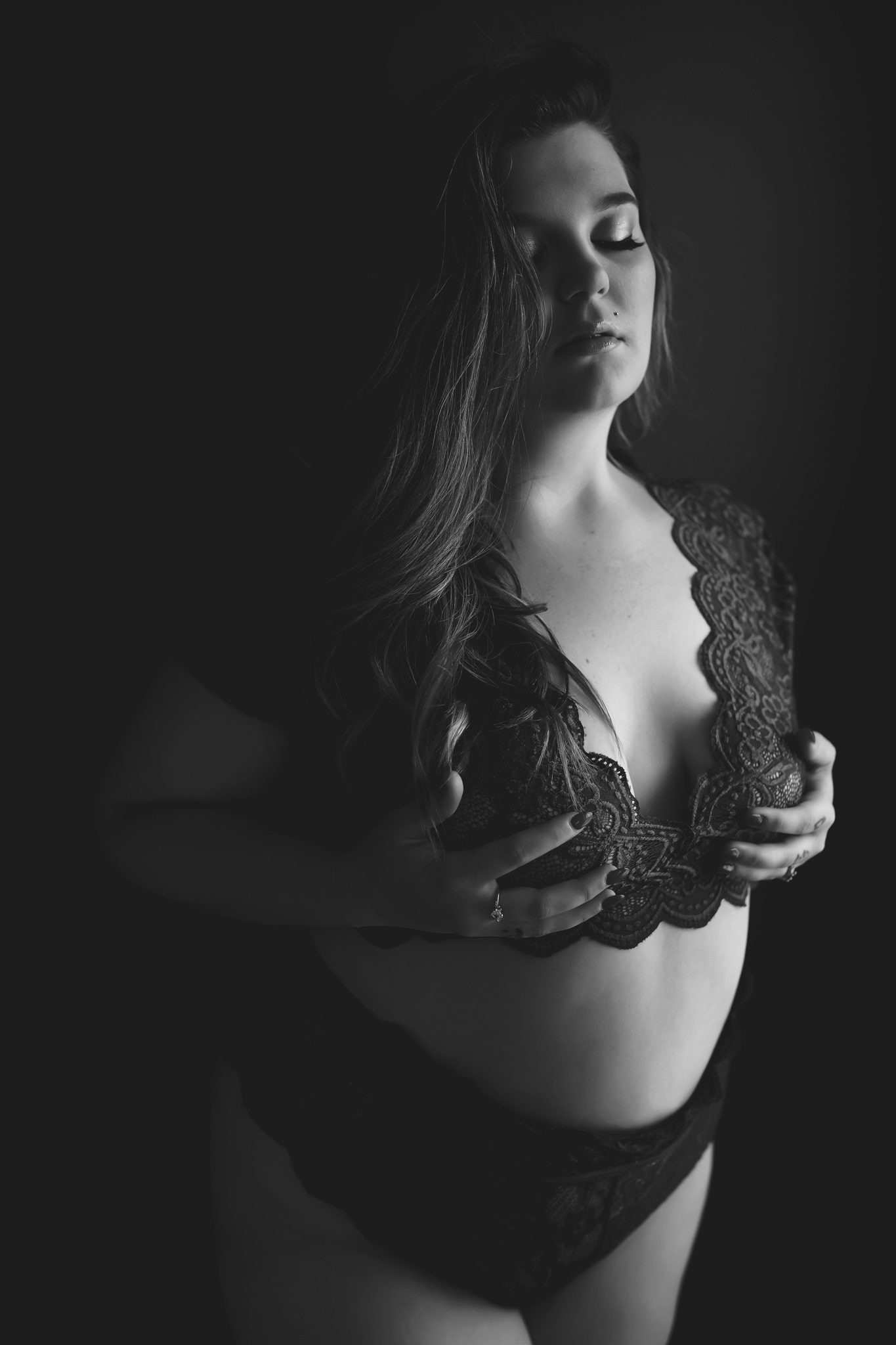 https://karlamasonphotography.com/wp-content/uploads/sites/16424/2021/08/stafford-virginia-boudoir-photographer-karla-mason-6020.jpg