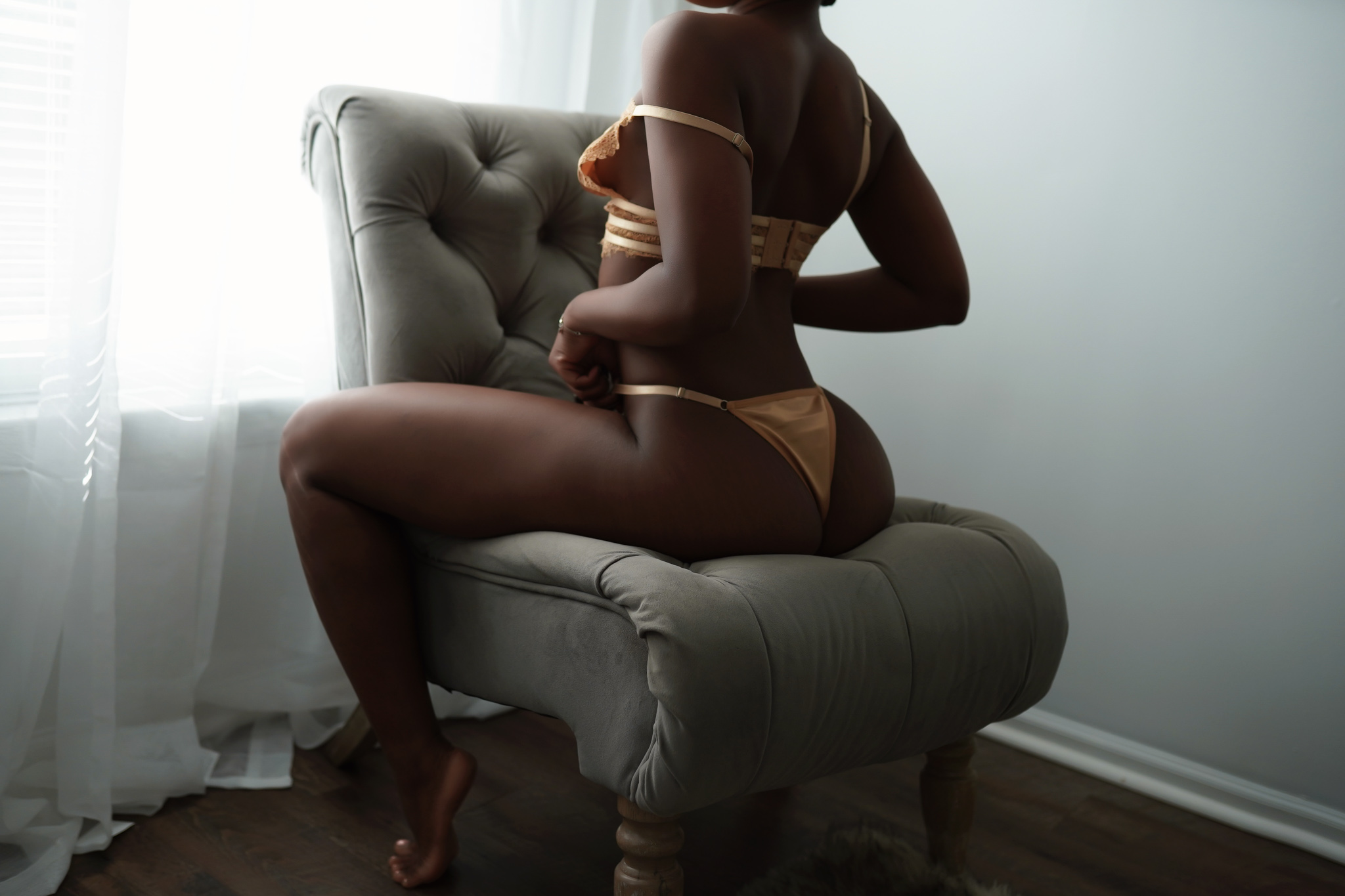 https://karlamasonphotography.com/wp-content/uploads/sites/16424/2022/02/stafford-virginia-boudoir-photographer-karla-mason-6812.jpg